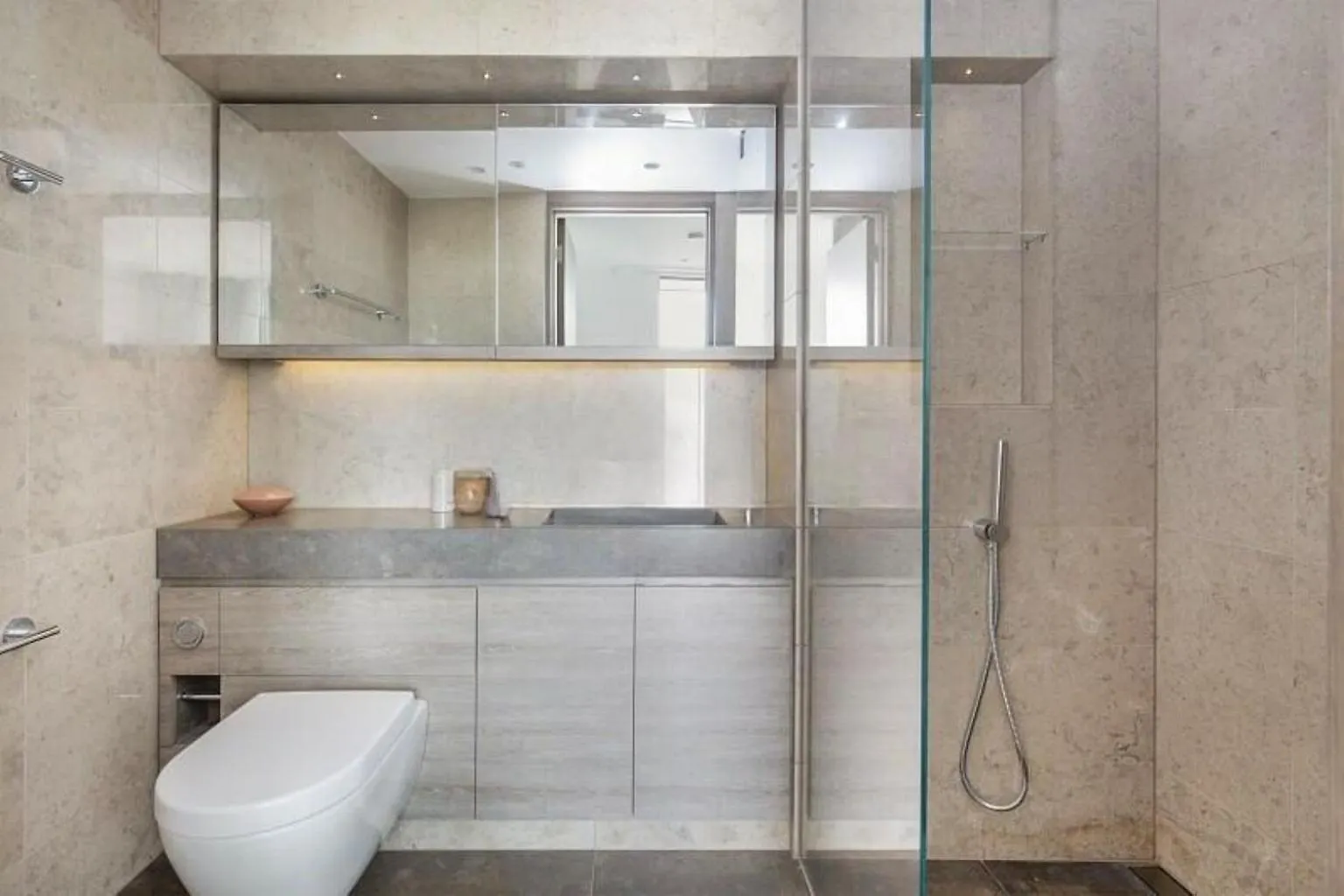 Luxury Penthouse Sleeps Stunning Views 8 Guests With Large Roof Terrace And Private Jacuzzi Apartment London