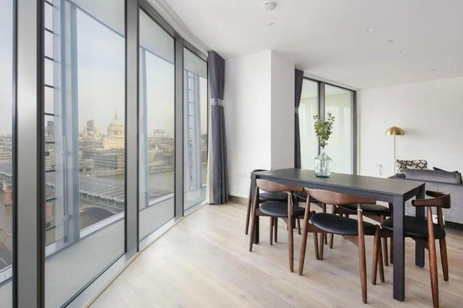 Luxury Penthouse Sleeps Stunning Views 8 Guests With Large Roof Terrace And Private Jacuzzi United Kingdom